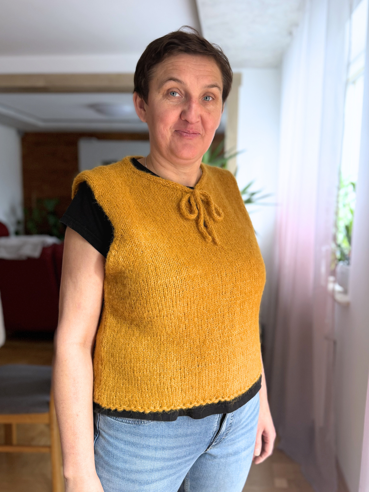 Wiązany bezrękawnik wełniany HANIA - obrazek 8